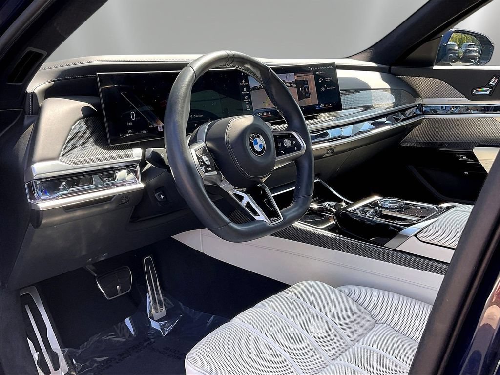 Used 2023 BMW 760i xDrive w/ Executive Package AWD/4WD image 16