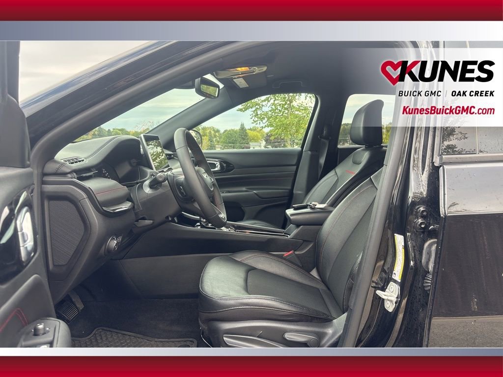 Used 2024 Jeep Compass Trailhawk image 10