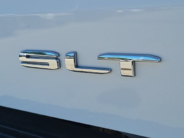 Used 2025 GMC Sierra 1500 SLT AWD/4WD image 9