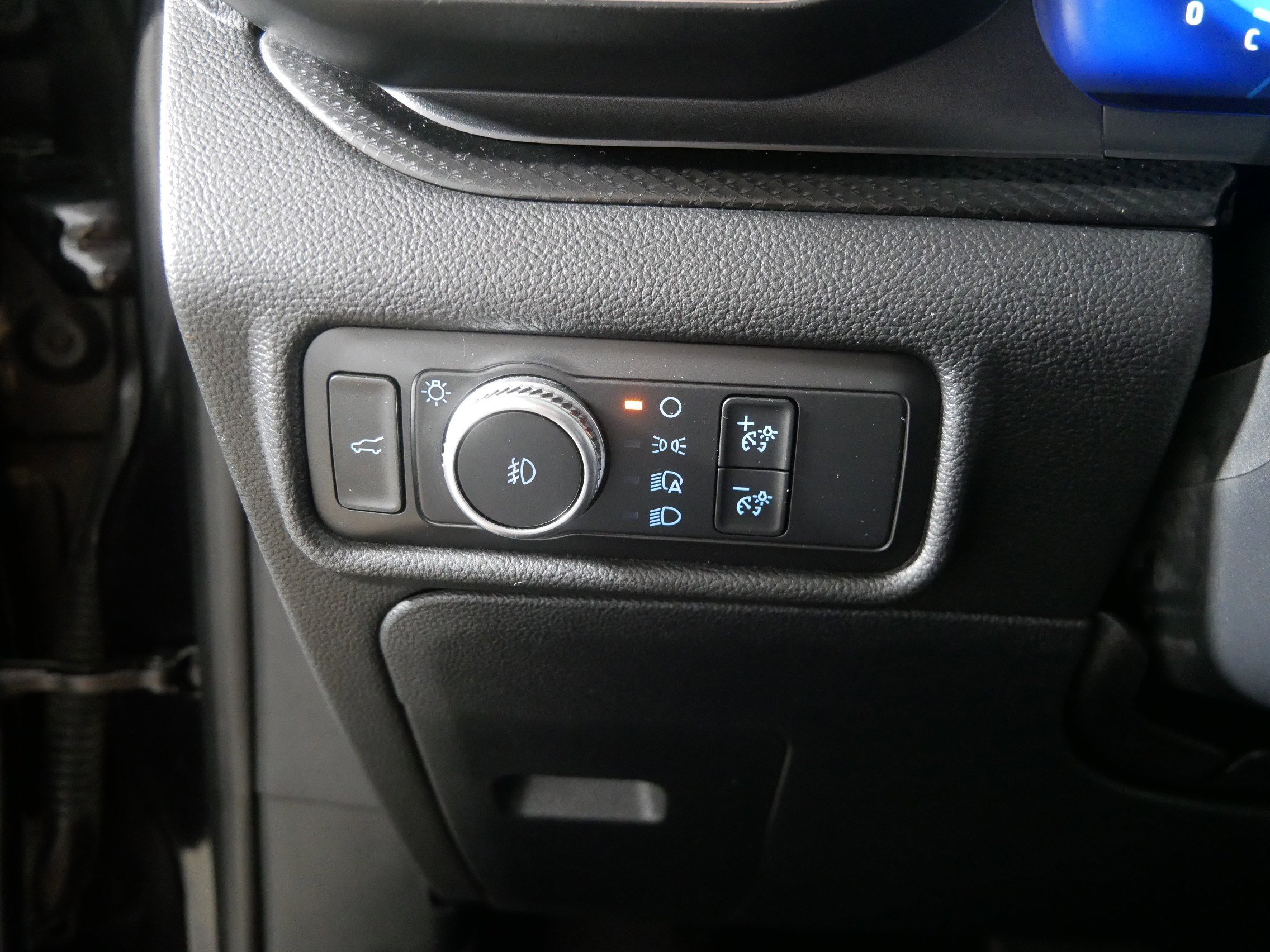 Used 2020 Ford Explorer ST w/ Premium Technology Package image 26