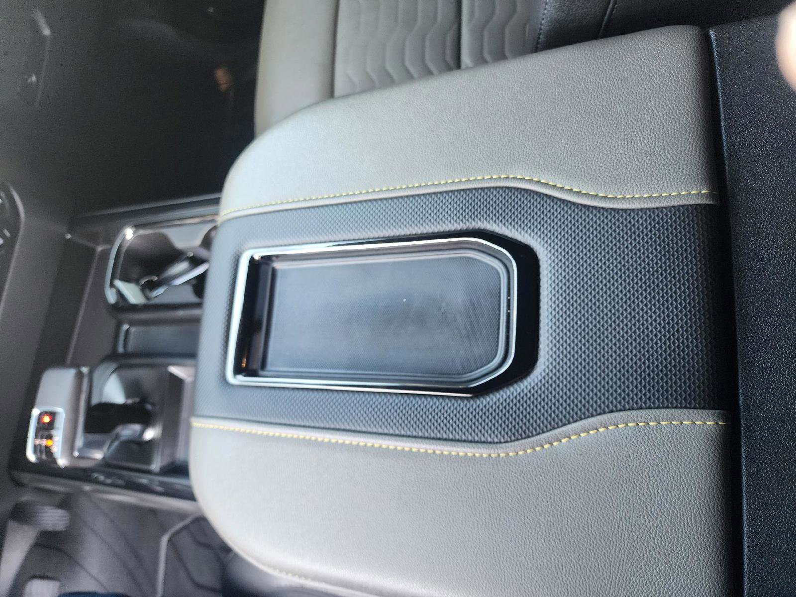 Used 2022 Chevrolet Silverado 1500 ZR2 image 19