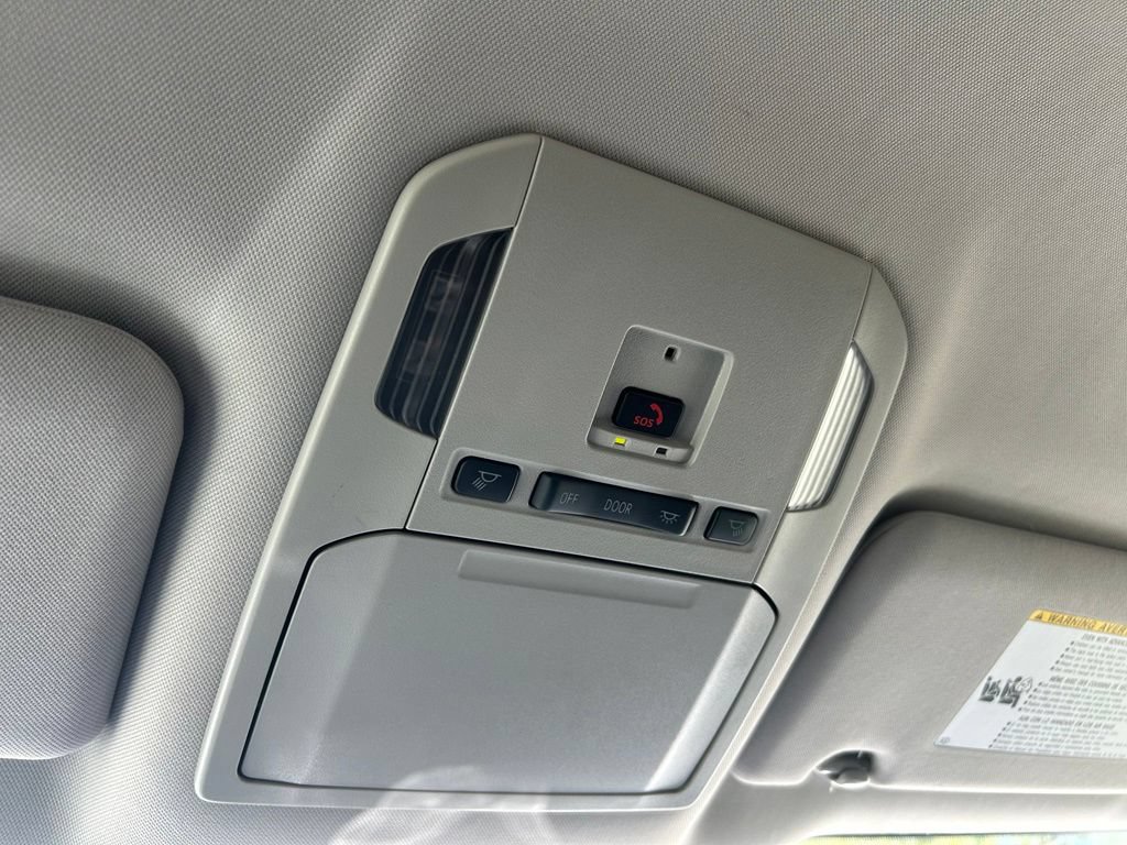 Used 2024 Toyota Highlander LE FWD image 51