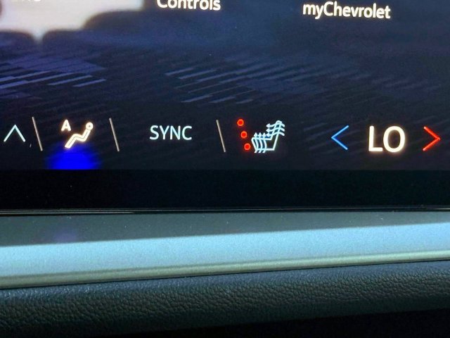 Used 2024 Chevrolet Traverse LS AWD/4WD image 32