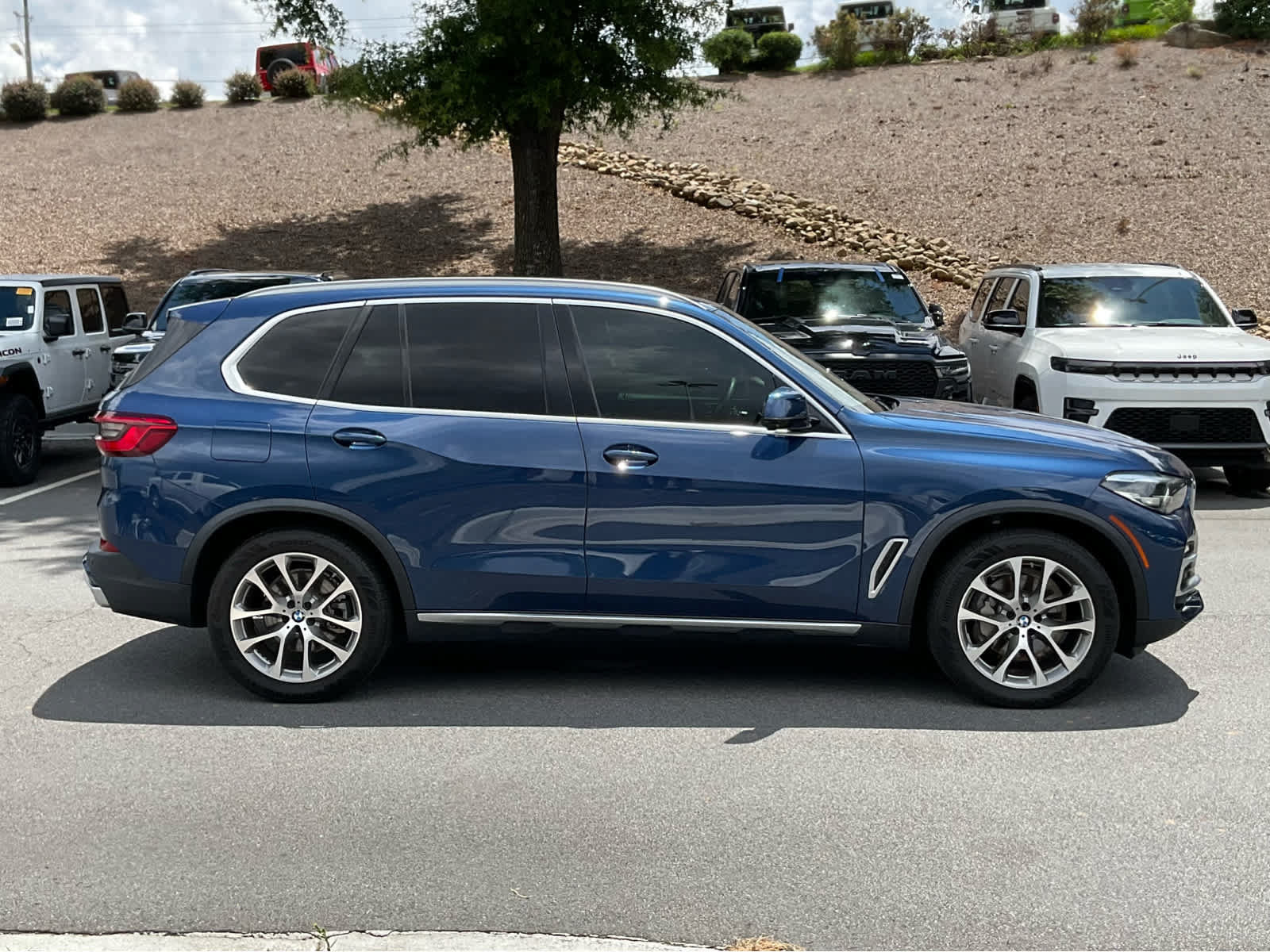Used 2019 BMW X5 xDrive40i w/ Premium Package 2 AWD/4WD image 6