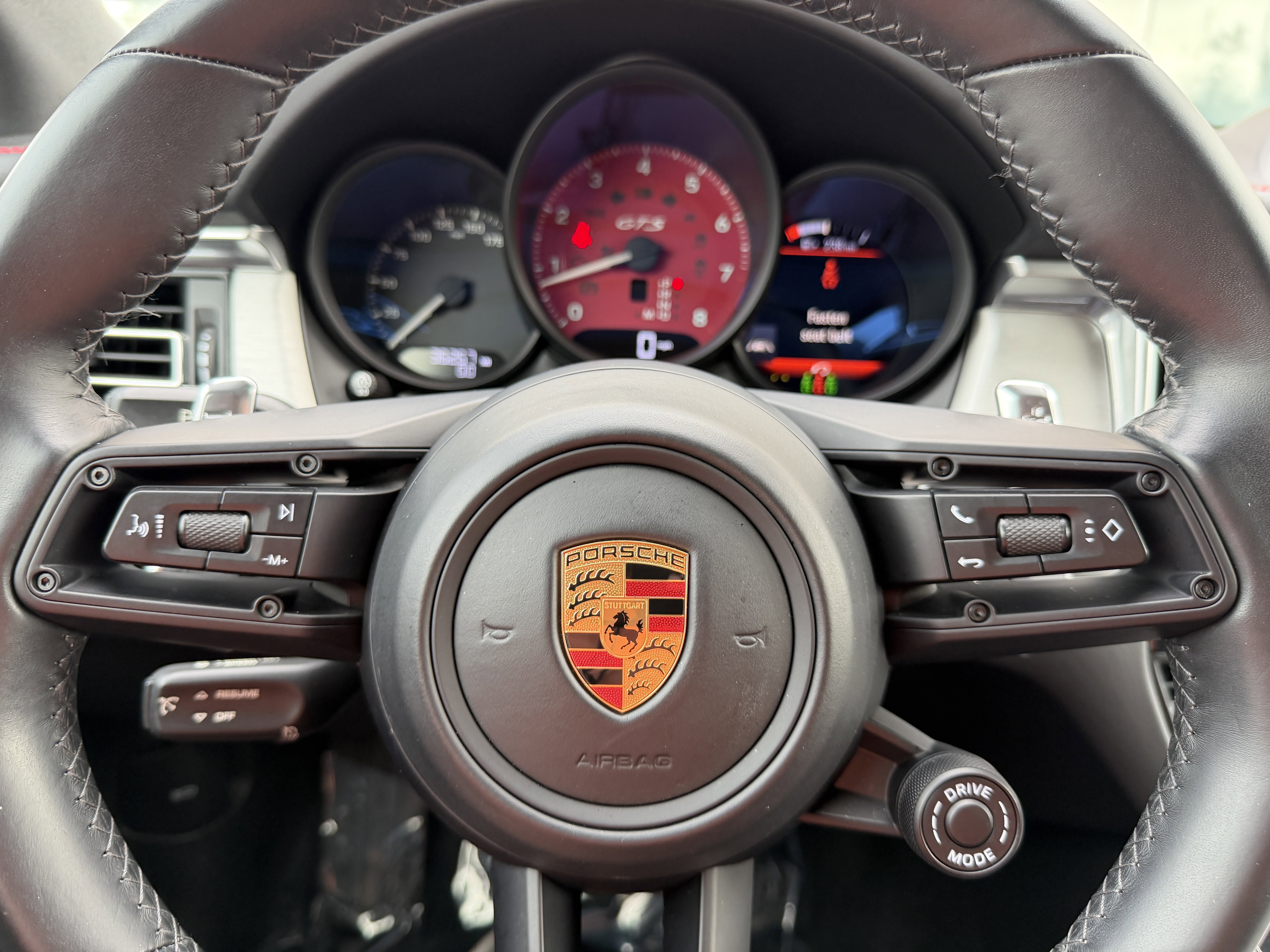 Certified 2022 Porsche Macan GTS image 32