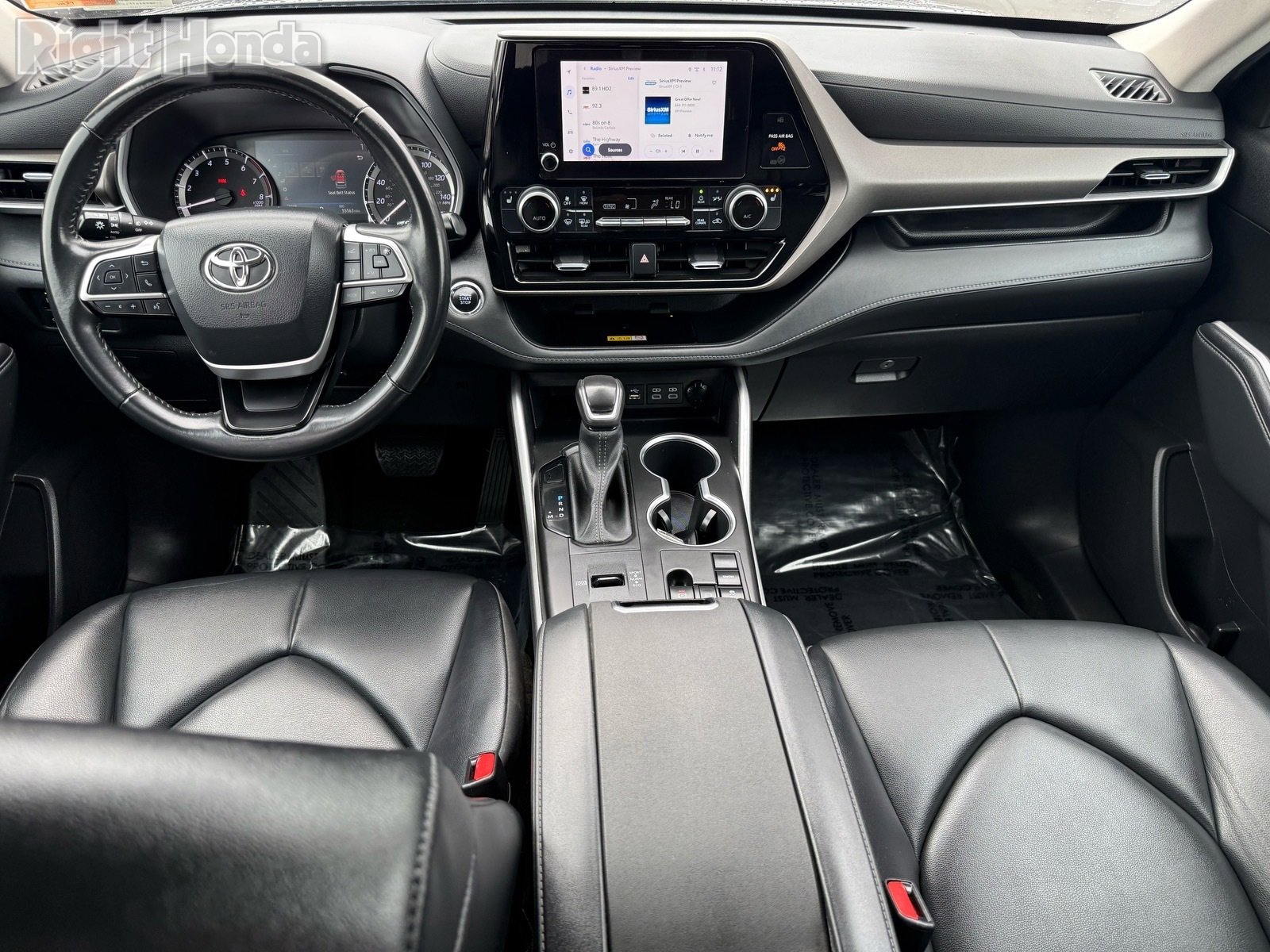 Used 2023 Toyota Highlander XLE image 27