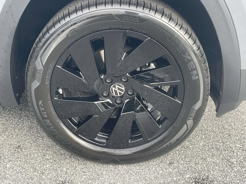 New 2026 Volkswagen Atlas Cross Sport SE FWD image 8
