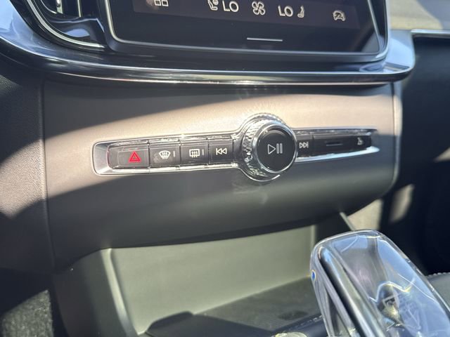 New 2026 Volvo XC90 B5 Plus w/ Protection Package AWD/4WD image 17