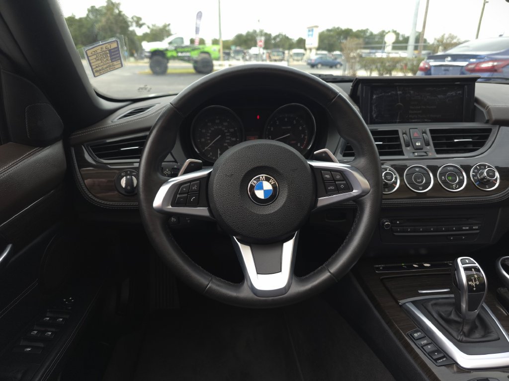 Used 2014 BMW Z4 sDrive35i RWD image 17