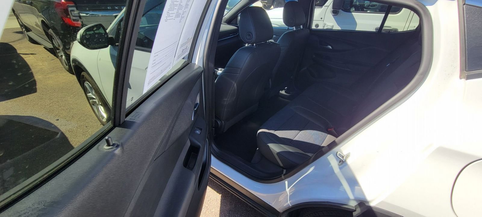 Used 2025 Buick Envista Preferred image 5