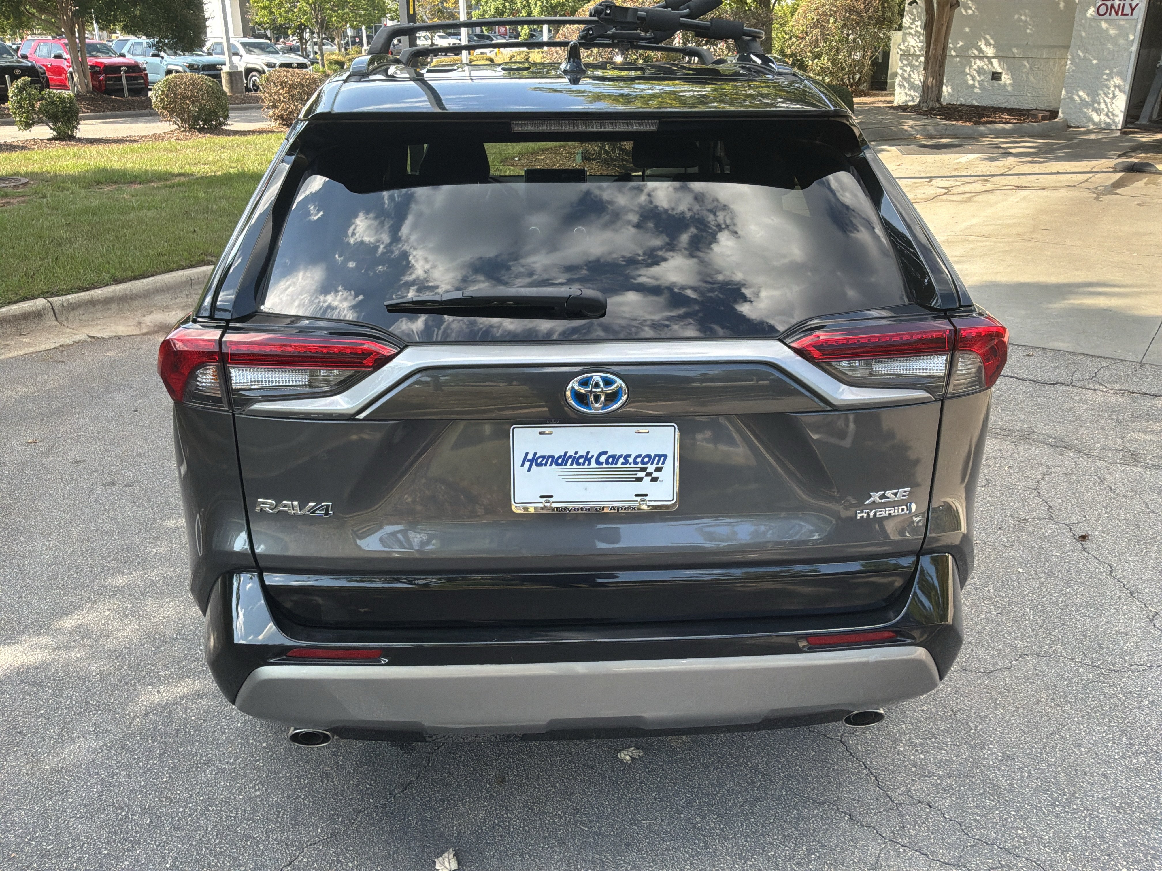 Used 2022 Toyota RAV4 XSE AWD/4WD image 9