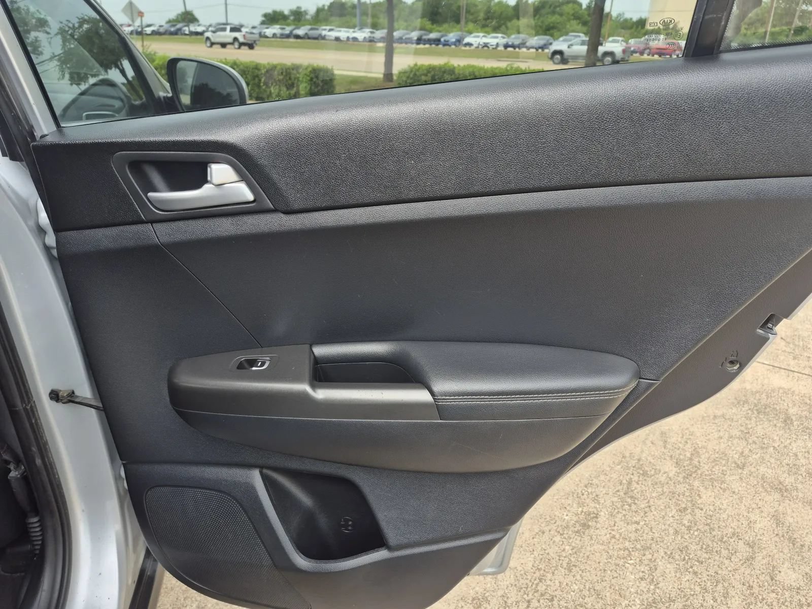 Used 2020 Kia Sportage LX FWD image 17