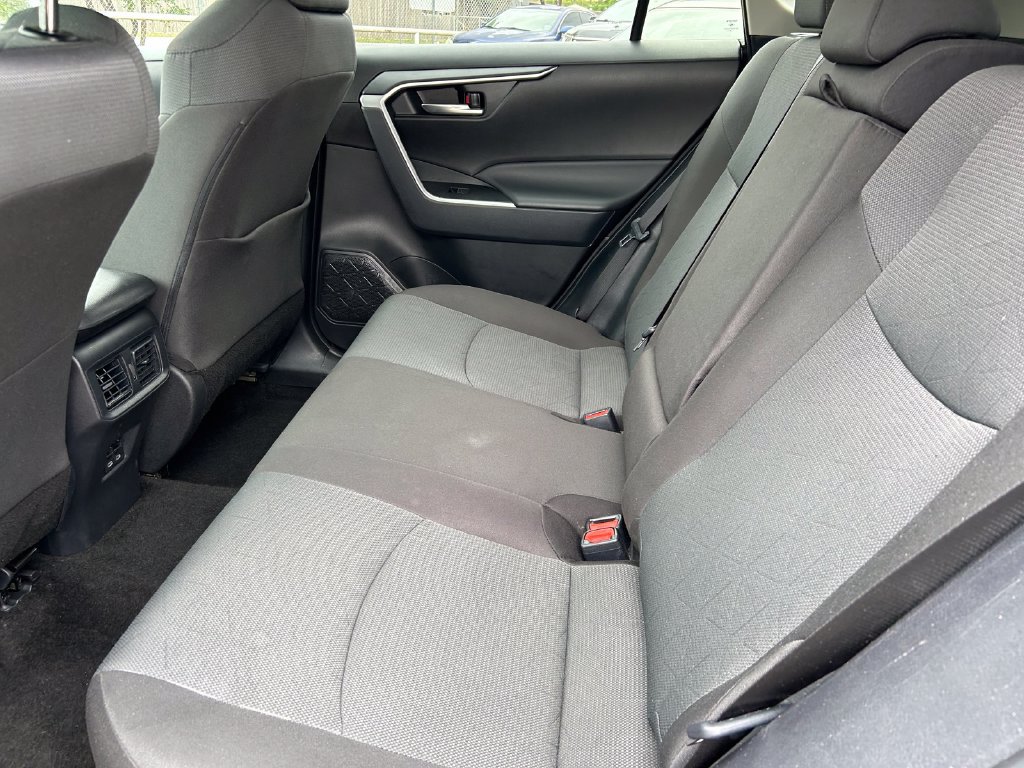Used 2025 Toyota RAV4 XLE FWD image 15
