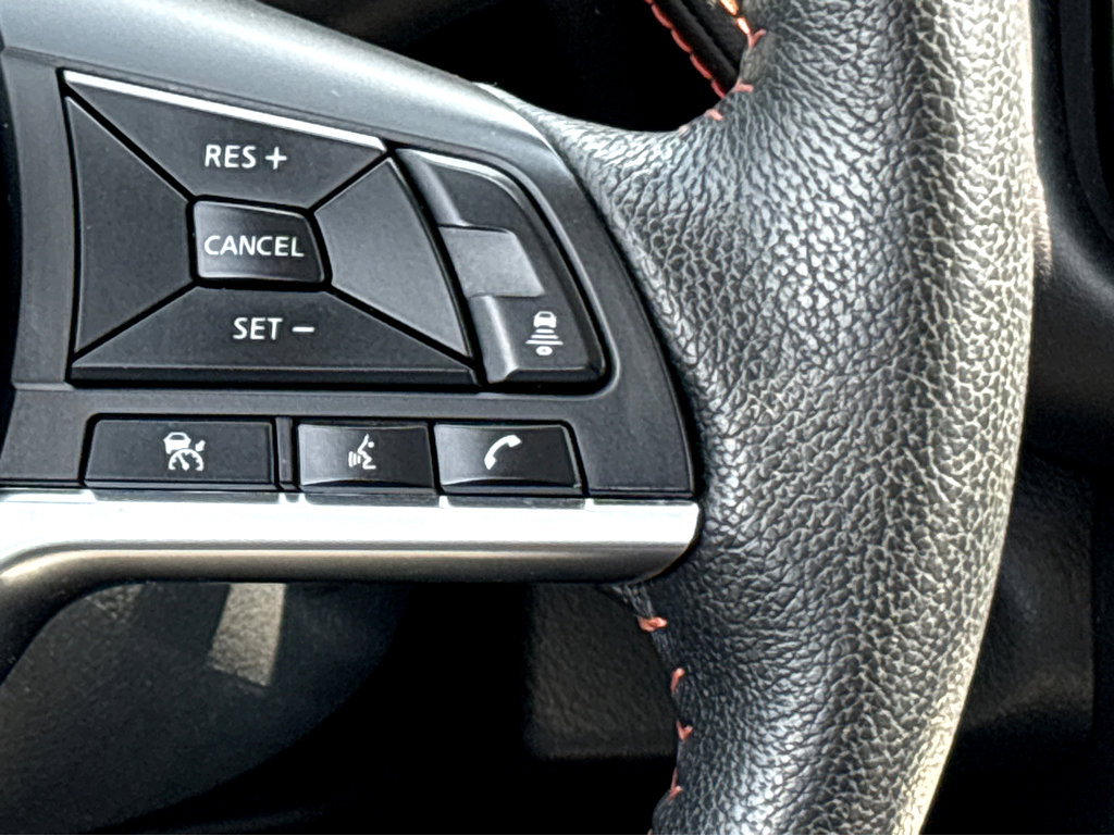 Used 2023 Nissan Kicks SR w/ SR Premium Package FWD image 9