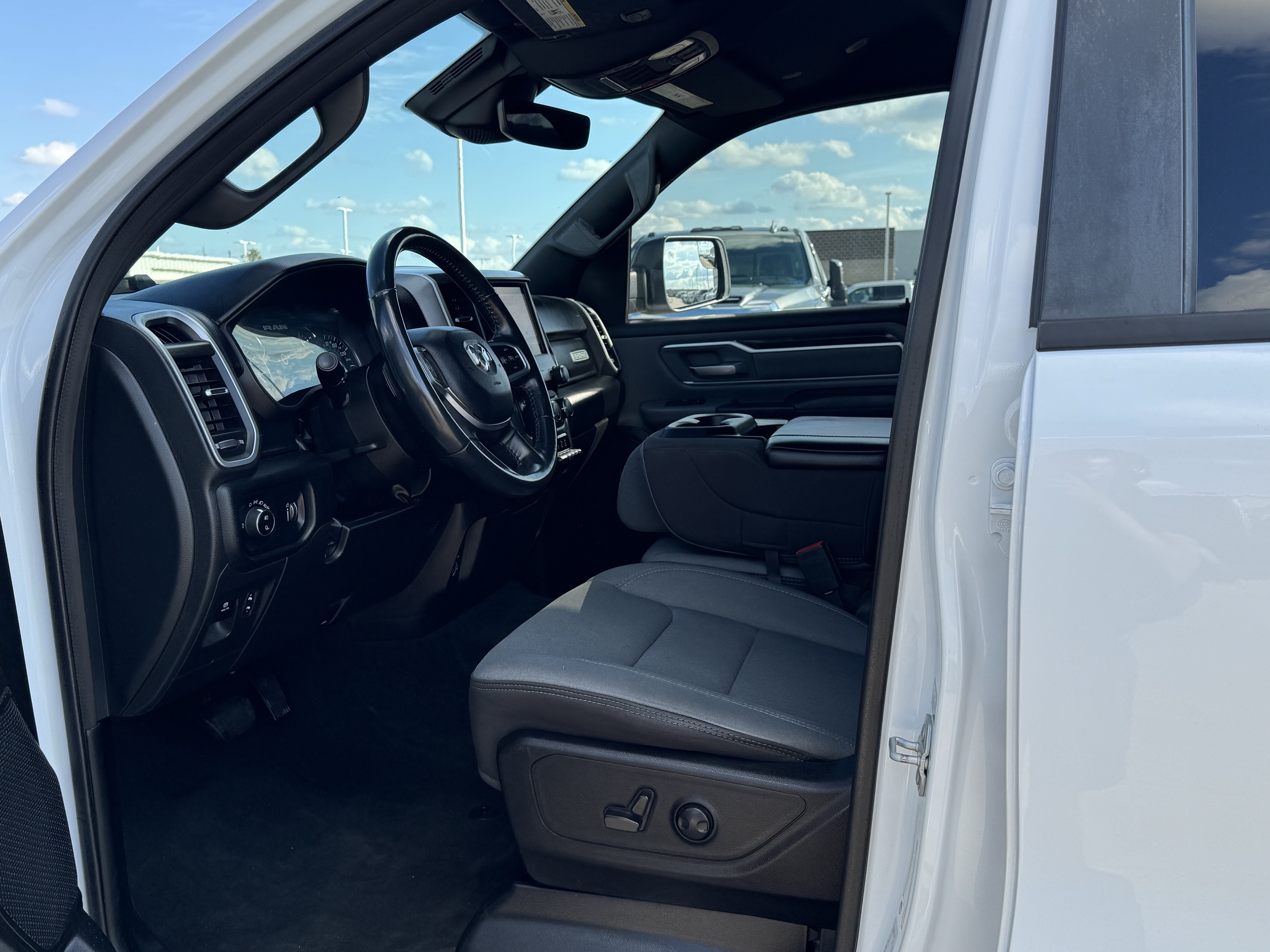 Used 2022 RAM 1500 Big Horn AWD/4WD image 13