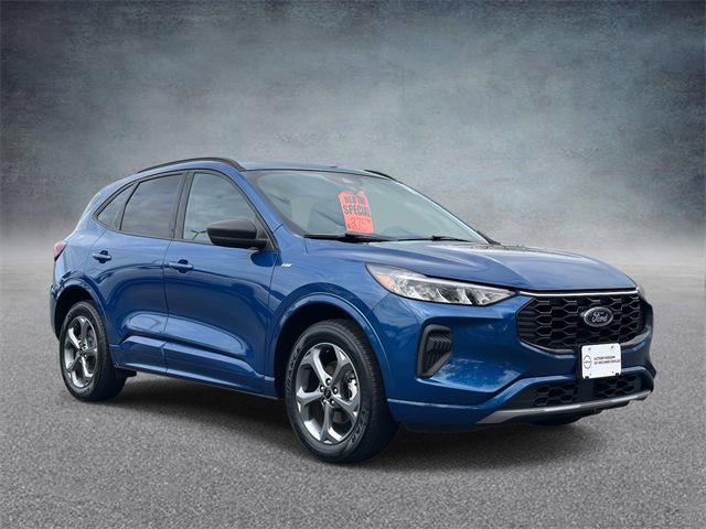 Used 2023 Ford Escape ST-Line image 1