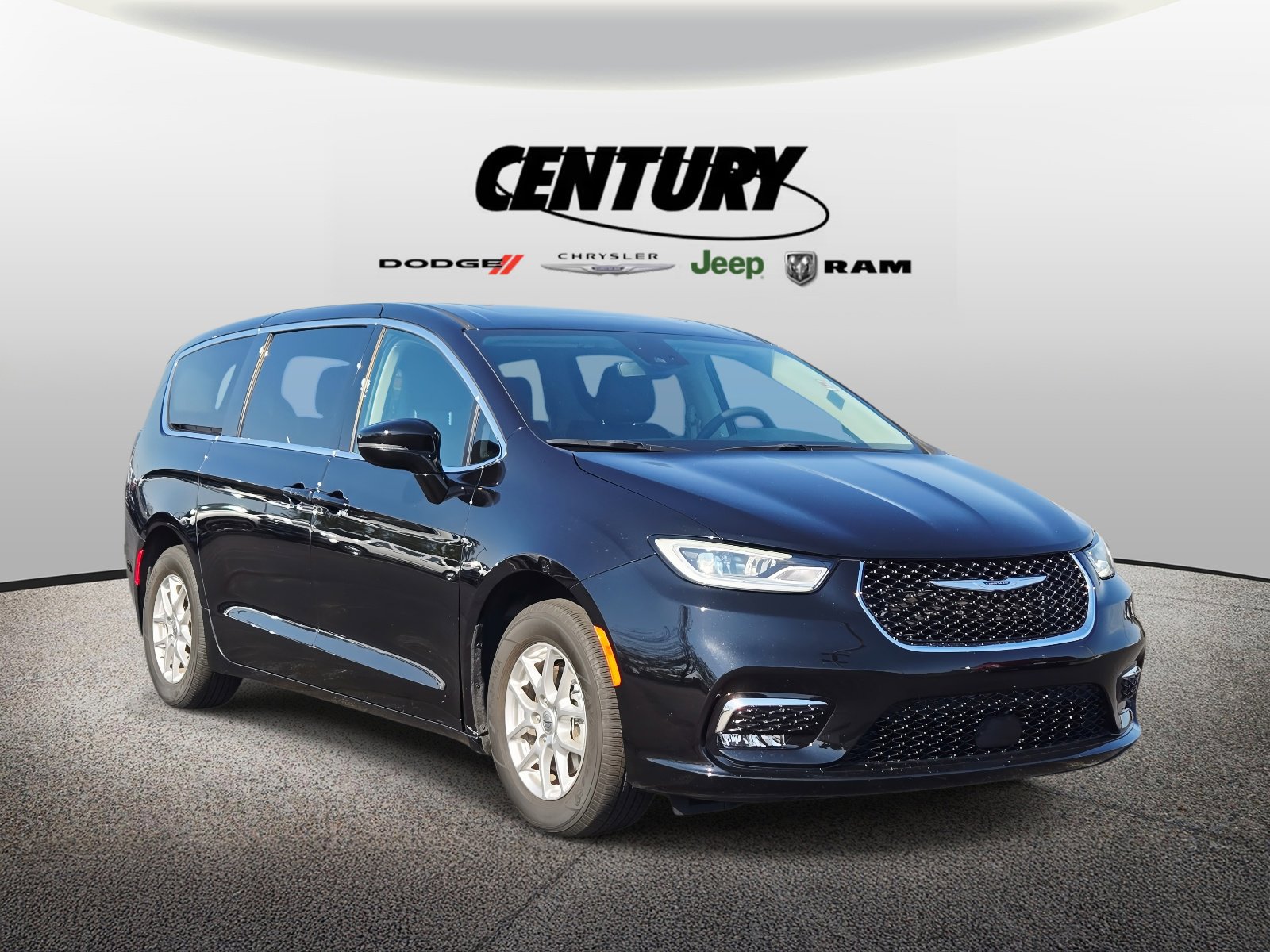 Used 2024 Chrysler Pacifica Touring-L