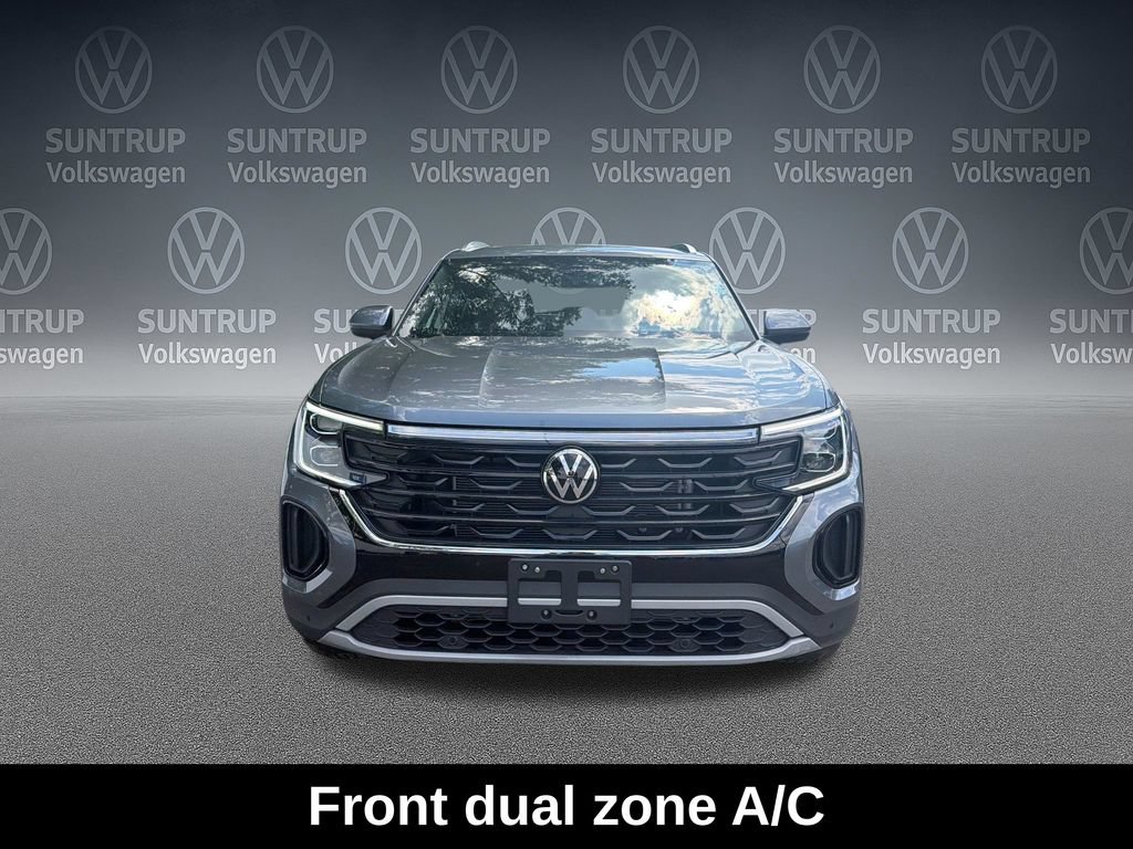 Used 2025 Volkswagen Atlas Cross Sport SE w/ Panoramic Sunroof Package FWD image 10