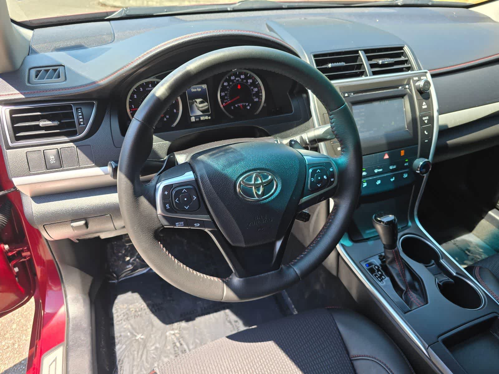 Used 2017 Toyota Camry SE w/ Protection Package (Q2) FWD image 2