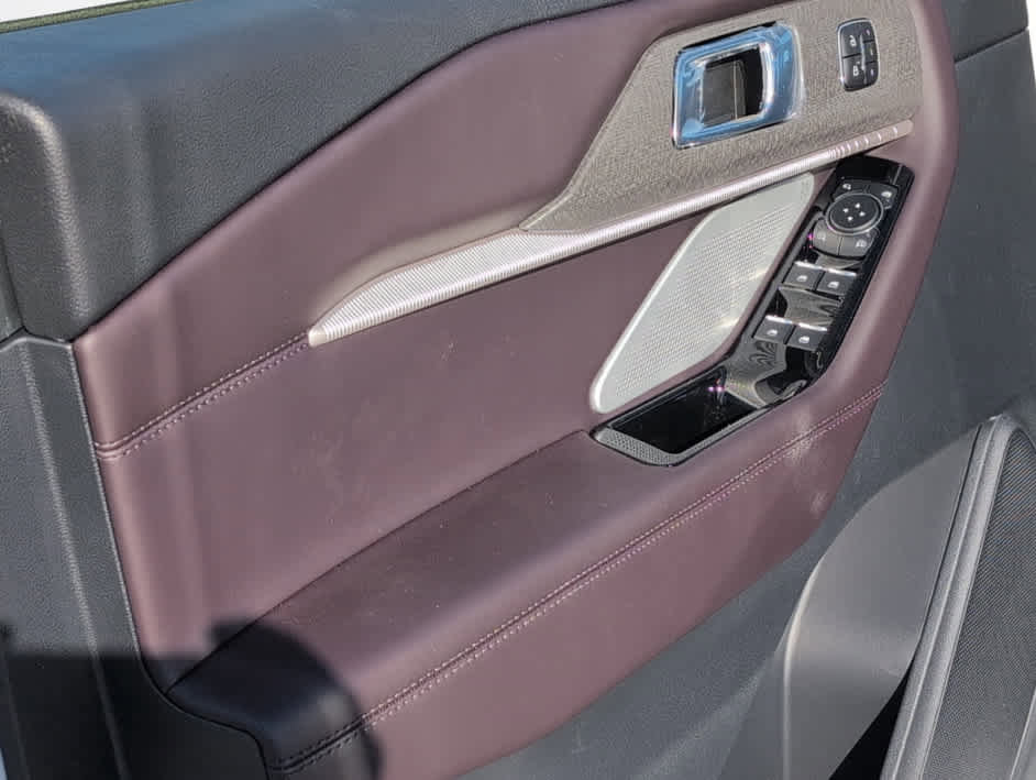 New 2025 Ford Explorer Platinum image 6