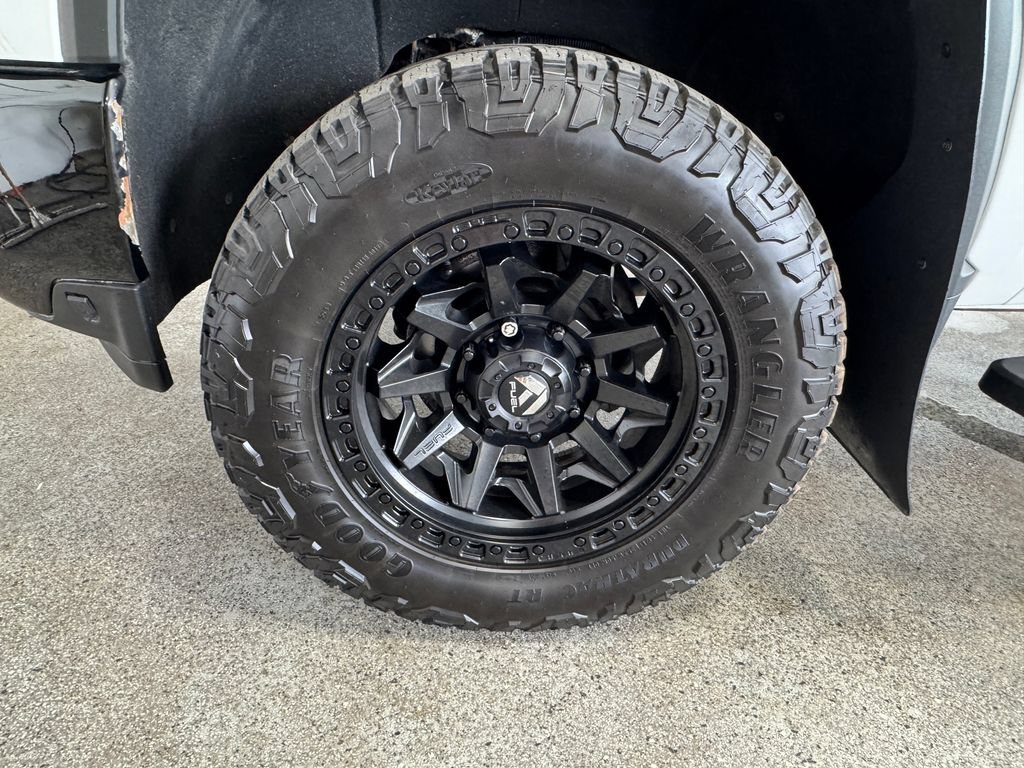 Used 2022 Chevrolet Silverado 2500 Custom w/ Custom Value Package AWD/4WD image 27