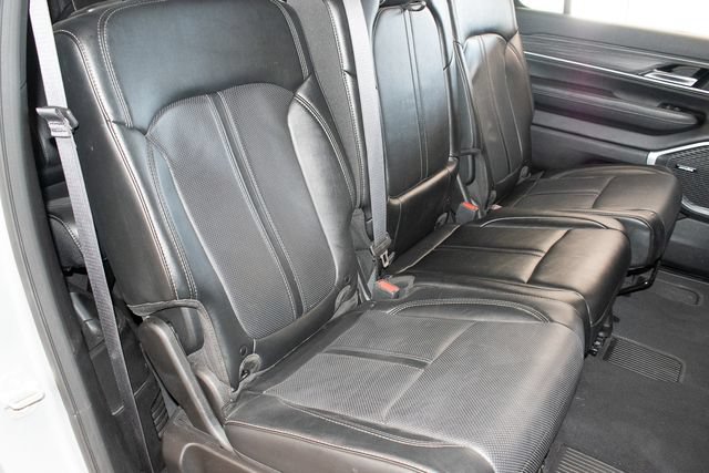 Used 2024 Jeep Wagoneer L Series II w/ Flexible Seating Group AWD/4WD image 13
