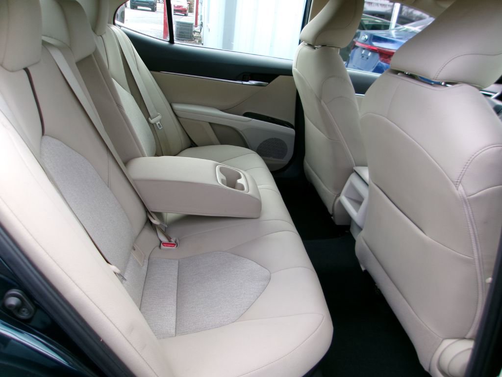 Used 2020 Toyota Camry LE image 15