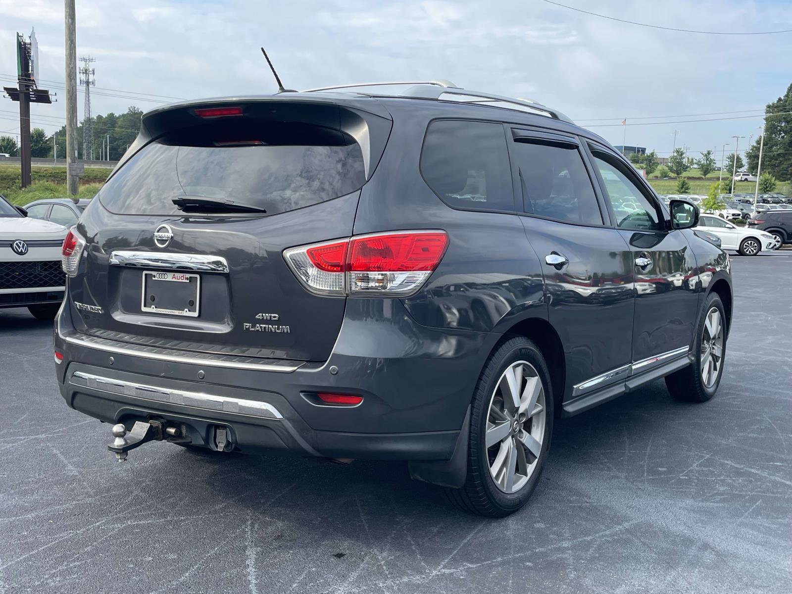 Used 2014 Nissan Pathfinder Platinum AWD/4WD image 7