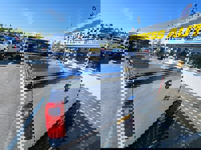 Used 2013 Ford F350 Lariat image 6