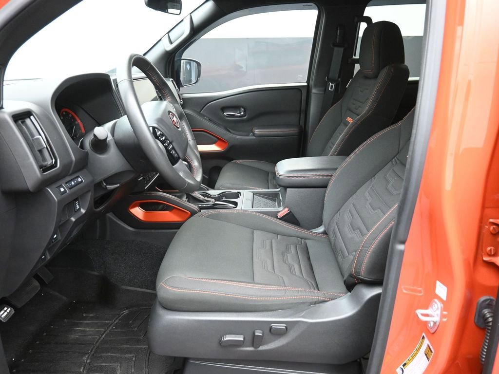 Used 2025 Nissan Frontier PRO-4X w/ Pro Convenience Package image 21