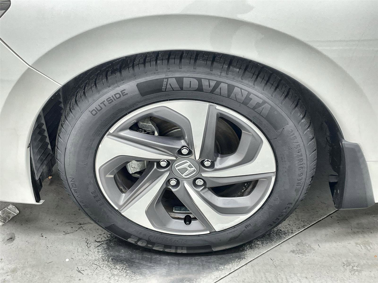 Used 2019 Honda Insight EX image 2