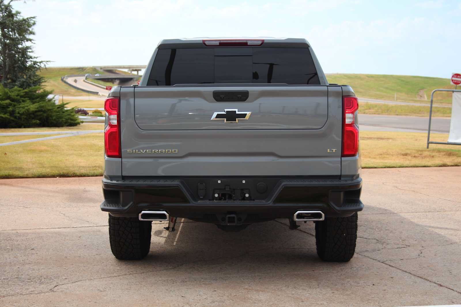 Used 2024 Chevrolet Silverado 1500 LT Trail Boss w/ Convenience Package II AWD/4WD image 12