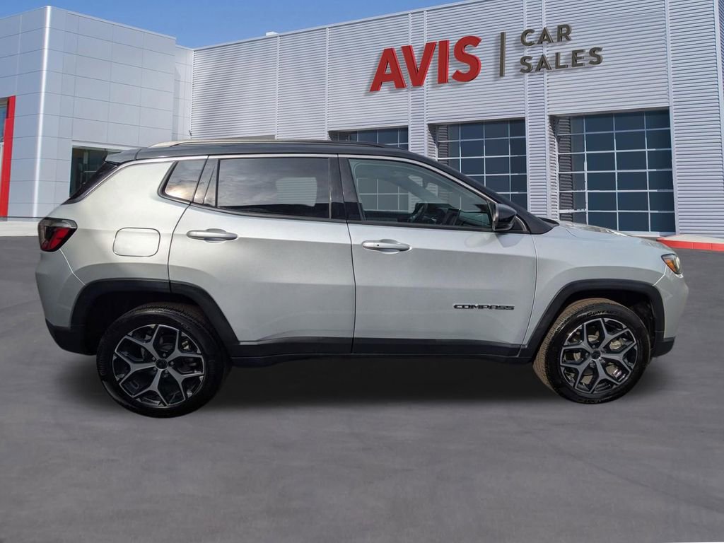 Used 2025 Jeep Compass Limited image 5
