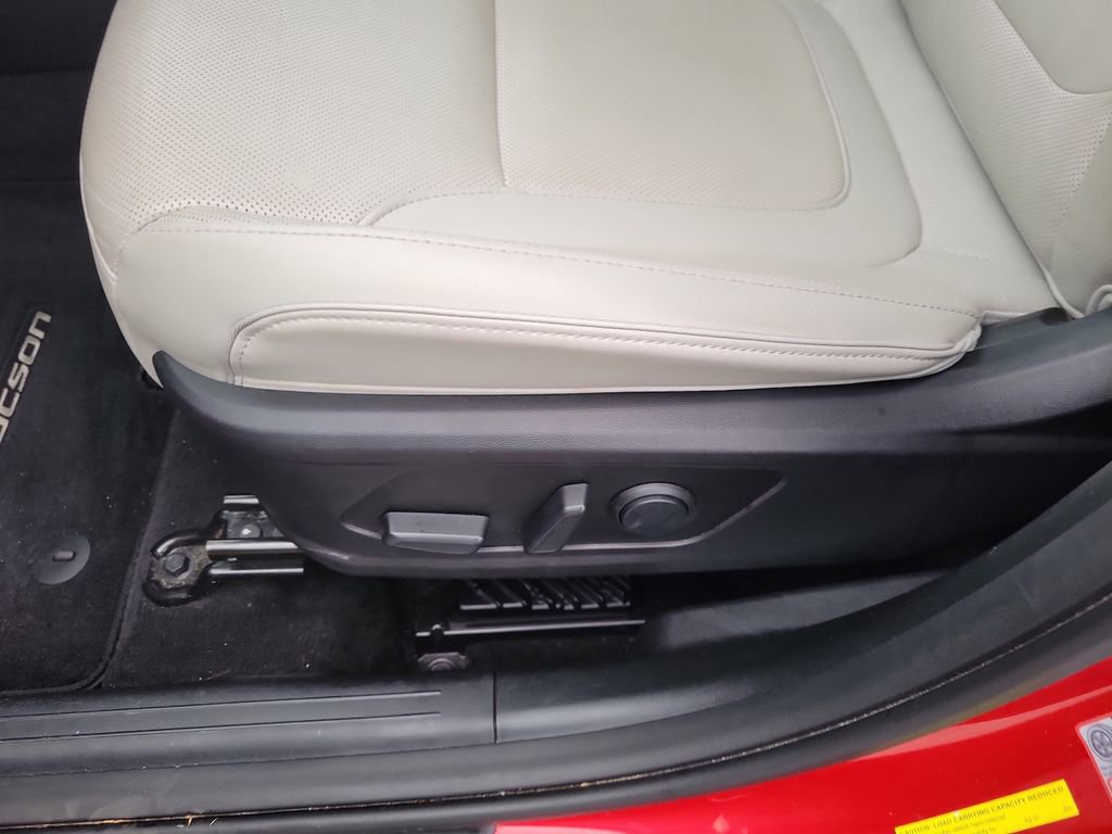 Used 2022 Hyundai Tucson Limited w/ Cargo Package image 15