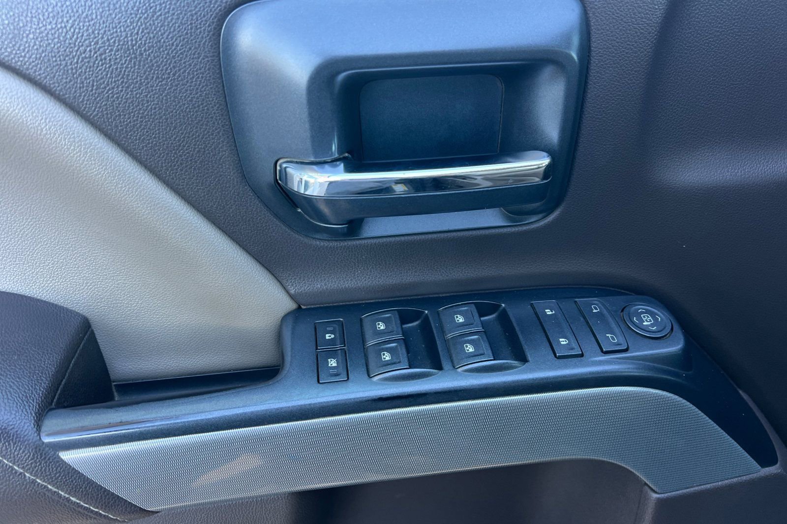 Used 2017 Chevrolet Silverado 1500 LT w/ All Star Edition image 12