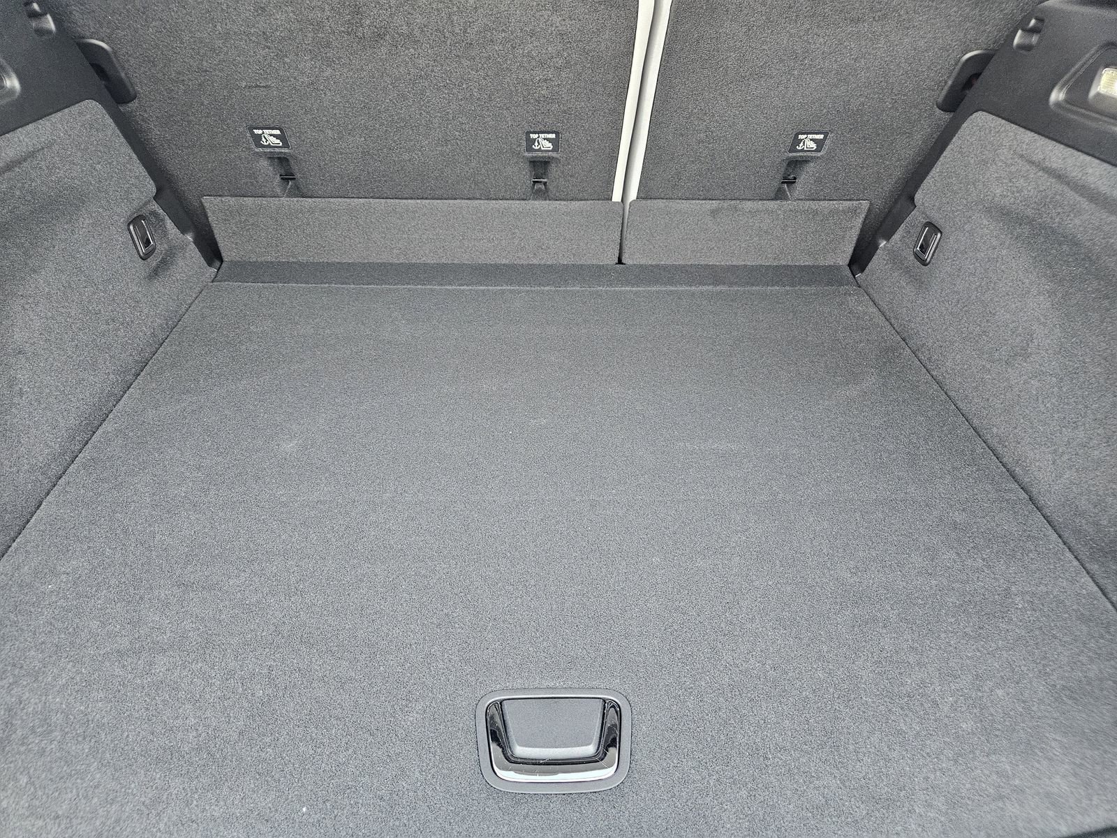 New 2025 Cadillac Lyriq Sport image 31