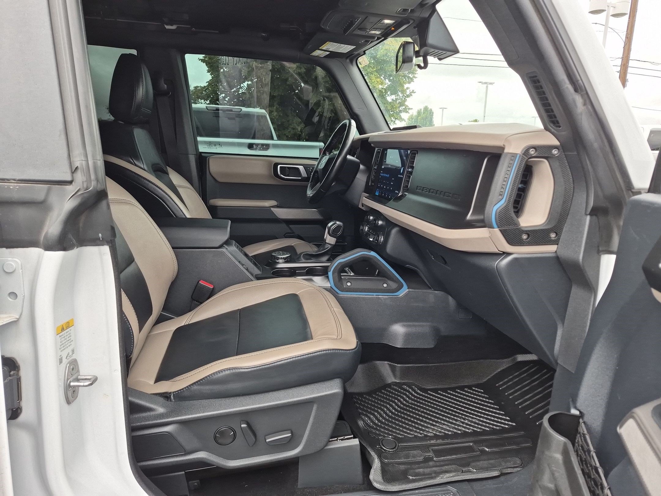 Used 2023 Ford Bronco Wildtrak AWD/4WD image 34