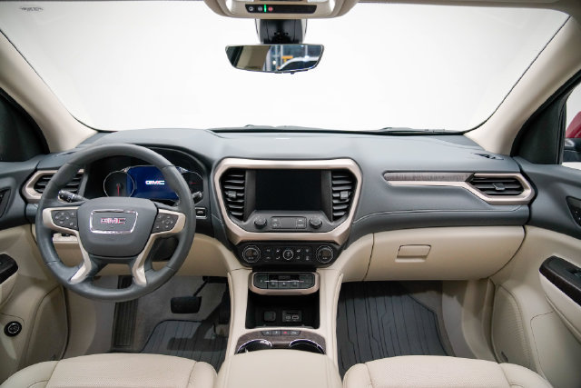 Used 2023 GMC Acadia Denali w/ Denali Technology Package AWD/4WD image 10