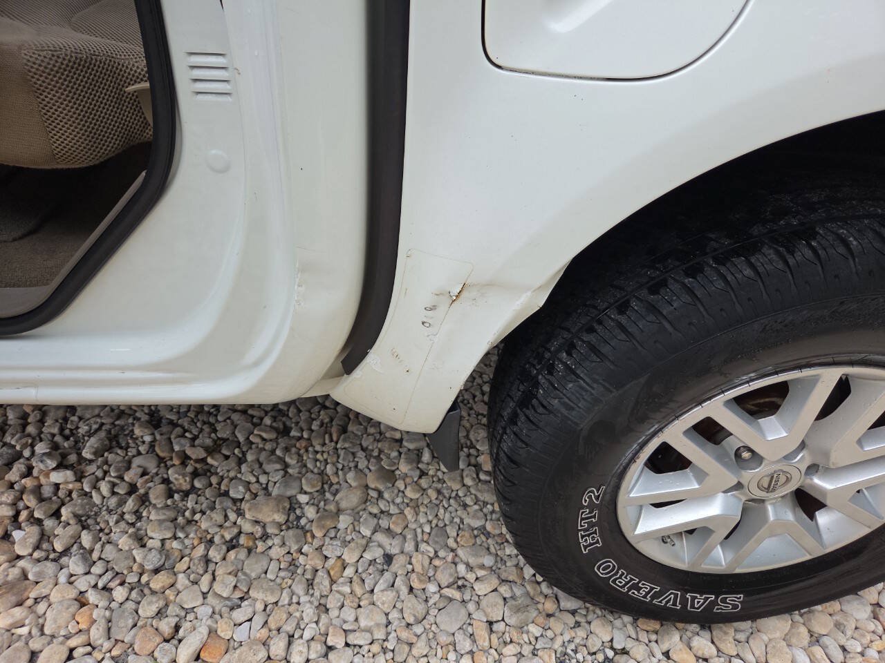 Used 2015 Nissan Frontier SV AWD/4WD image 14