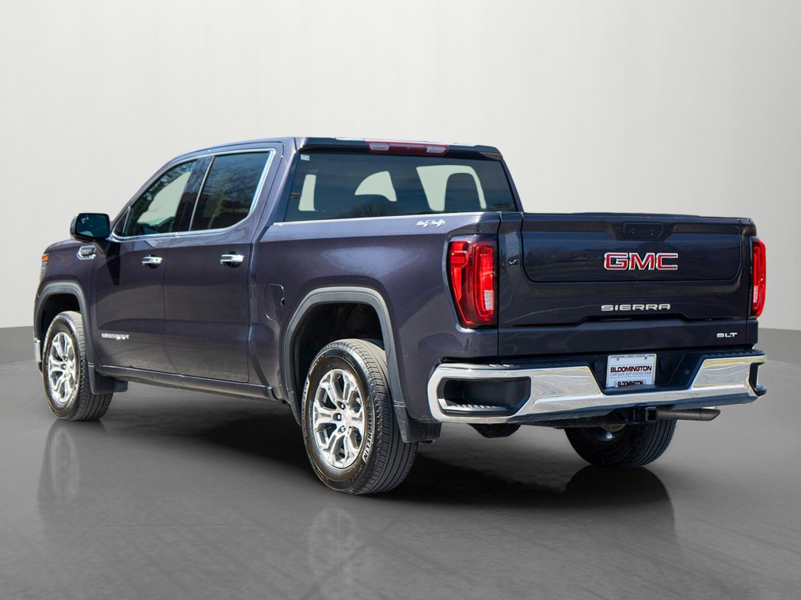 Used 2025 GMC Sierra 1500 SLT AWD/4WD image 5