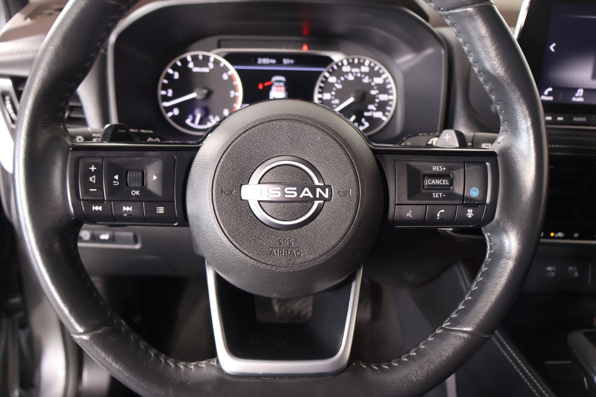 Used 2023 Nissan Rogue SL AWD/4WD image 3