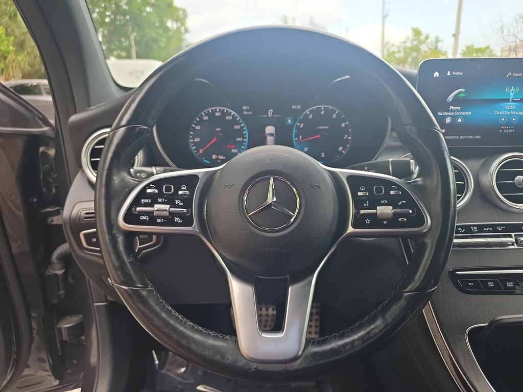 Used 2022 Mercedes-Benz GLC 300 4MATIC w/ AMG Line image 32