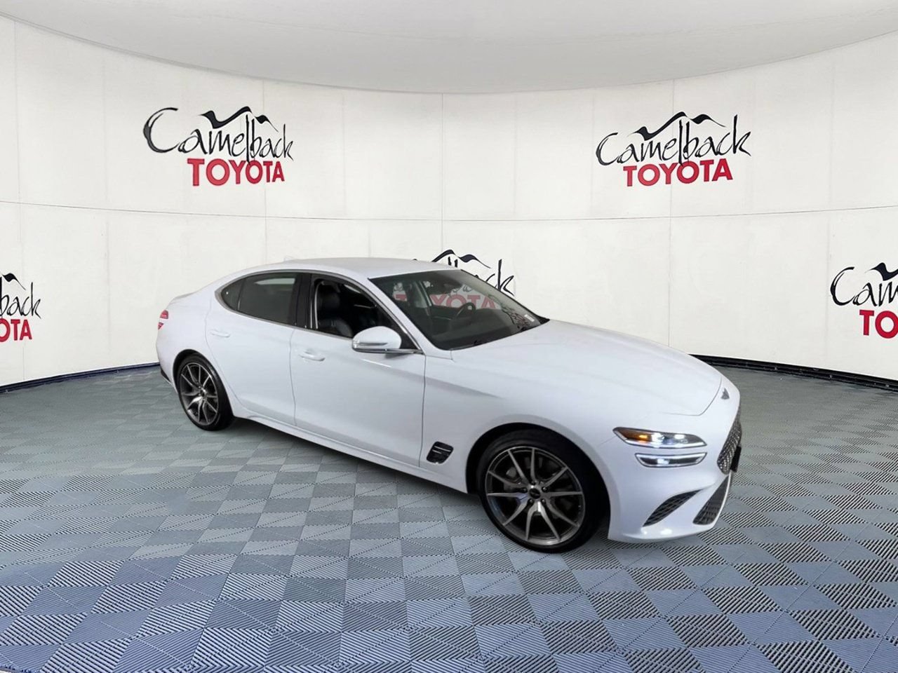 Used 2026 Genesis G70 2.5T RWD image 2