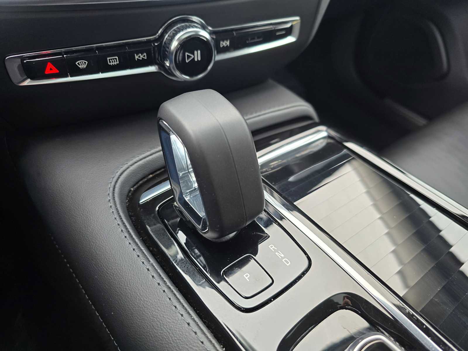 Certified 2023 Volvo S60 T8 Plus w/ Climate Package image 34