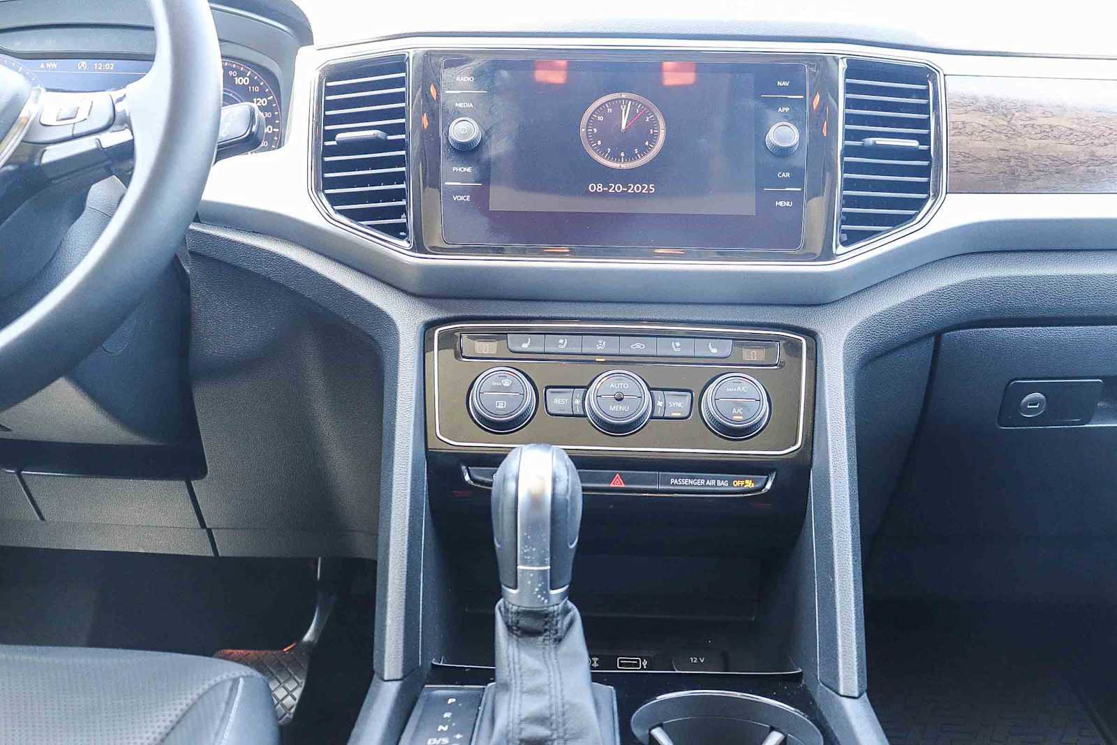 Used 2018 Volkswagen Atlas SEL Premium image 14