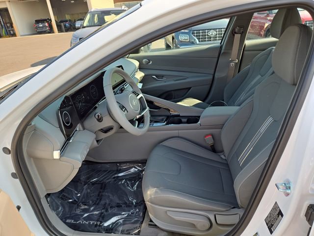 New 2025 Hyundai Elantra SEL FWD image 25