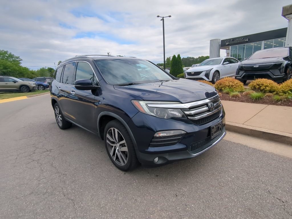 Used 2017 Honda Pilot Elite image 1