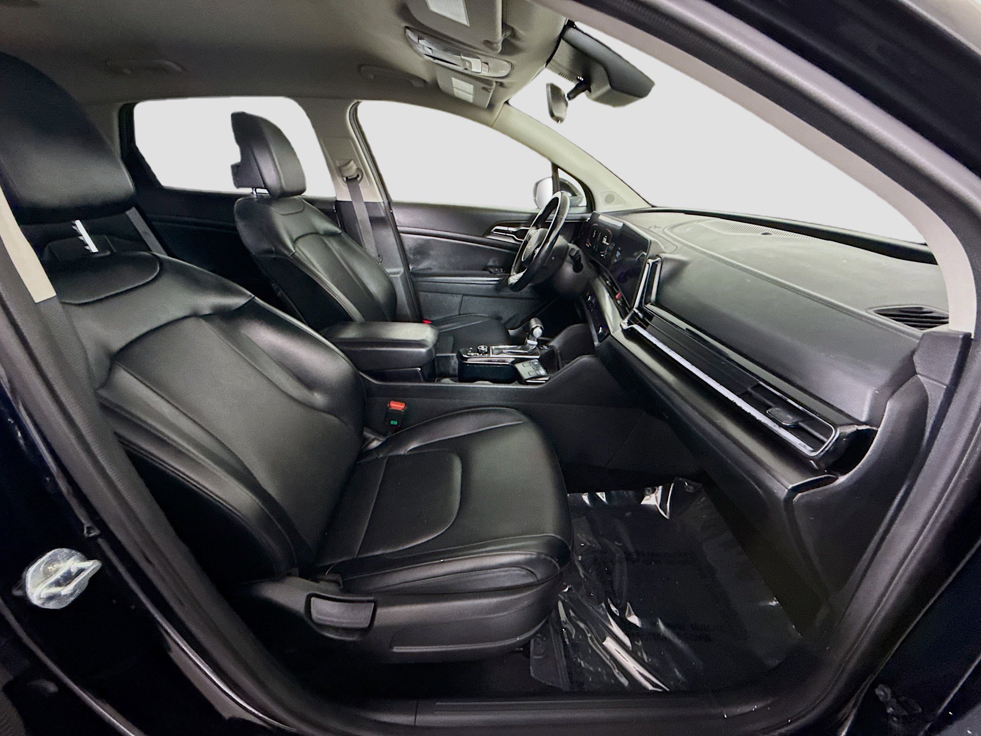 Used 2023 Kia Sportage EX image 29