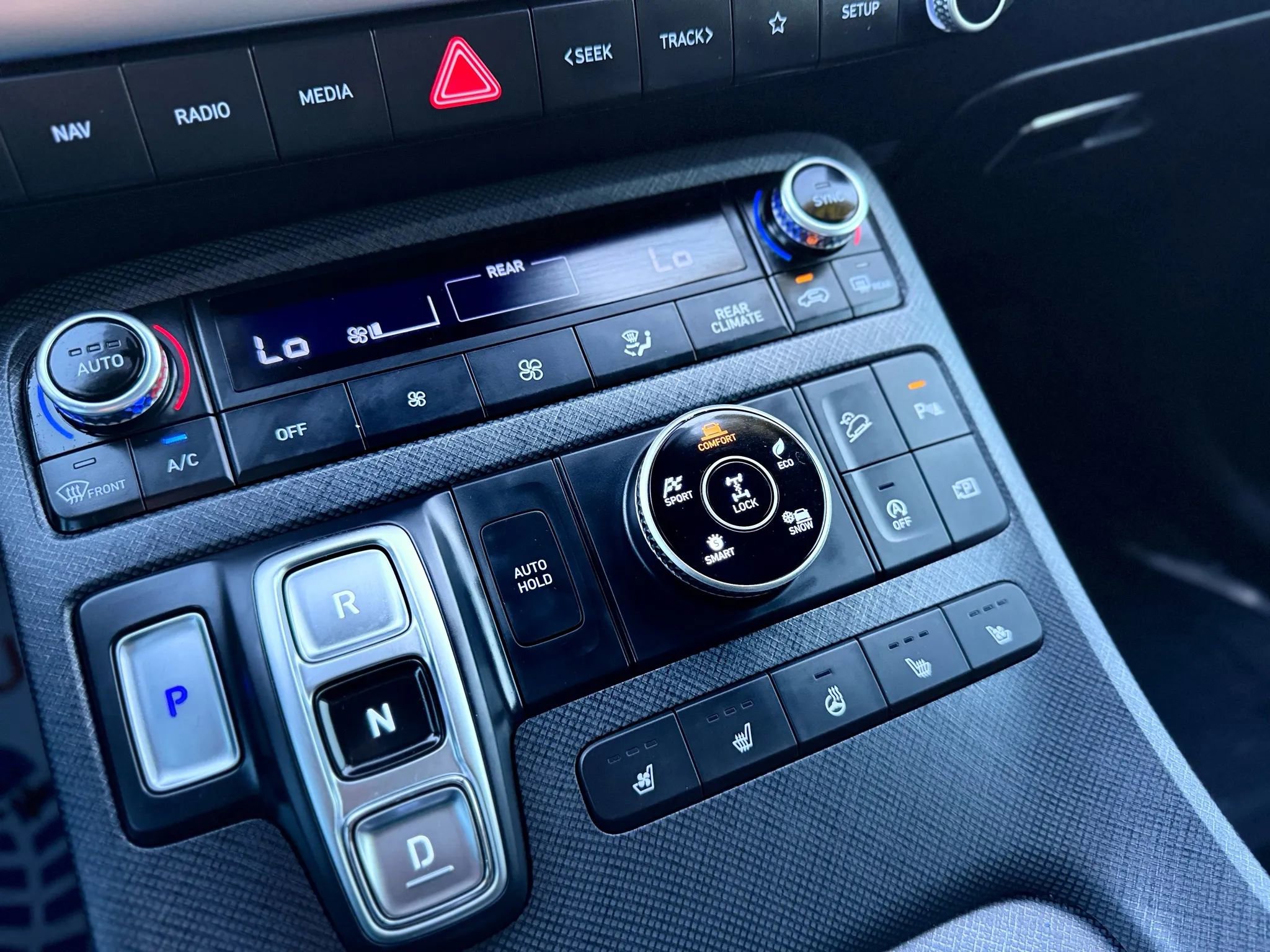 Used 2024 Hyundai Palisade Limited AWD/4WD image 38