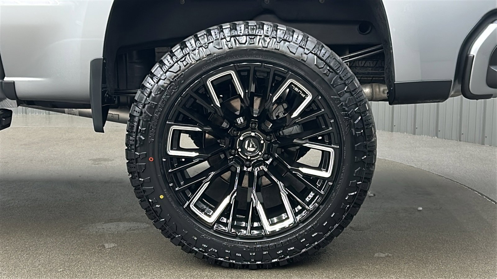 Used 2023 Chevrolet Silverado 1500 High Country w/ High Country Premium Package image 12